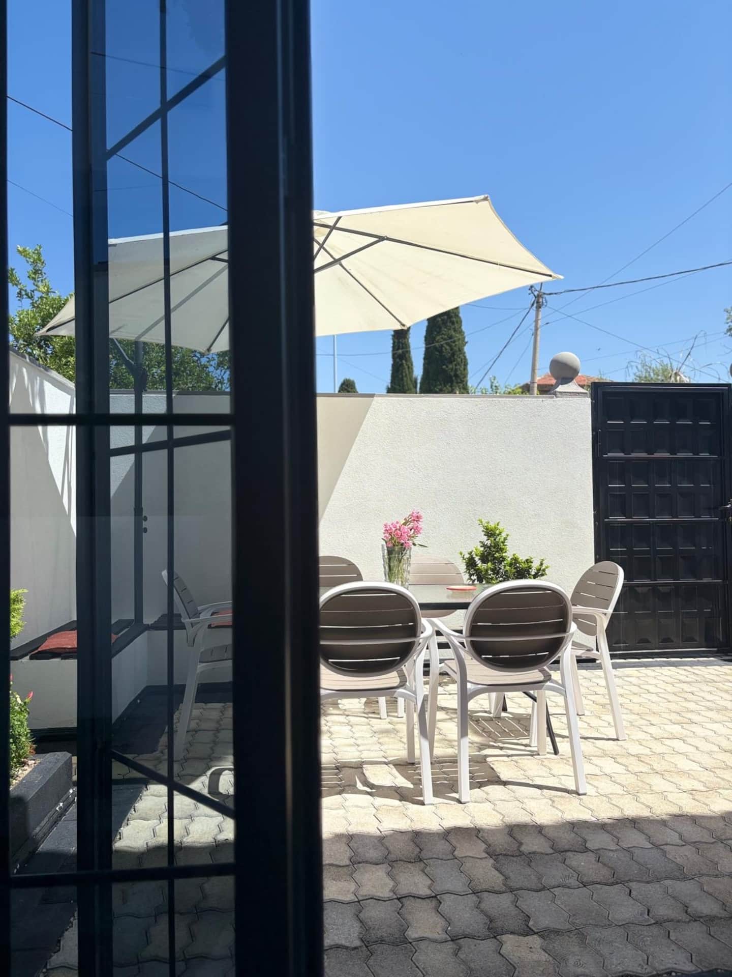 Vila Kurti patio with outdoor seating
